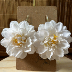 Brinco Dália Branca